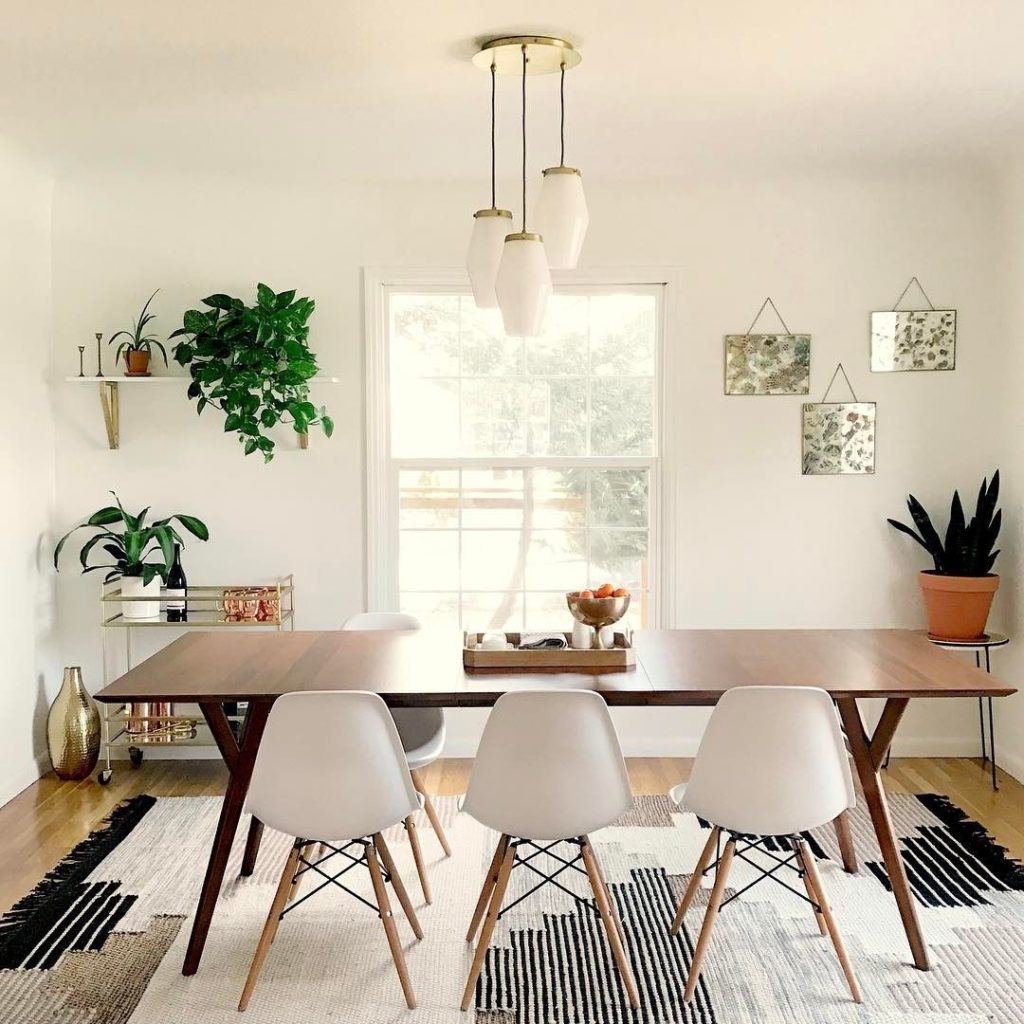 Simple and bright dining area.