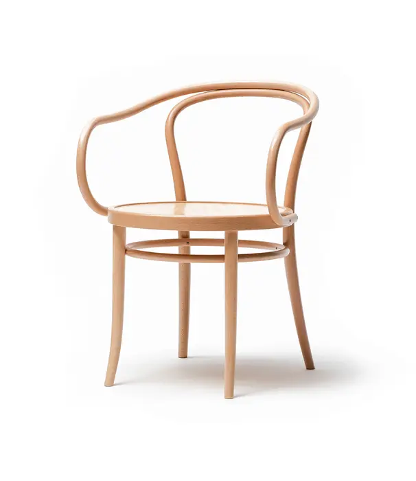 Light wooden bentwood armchair 30.