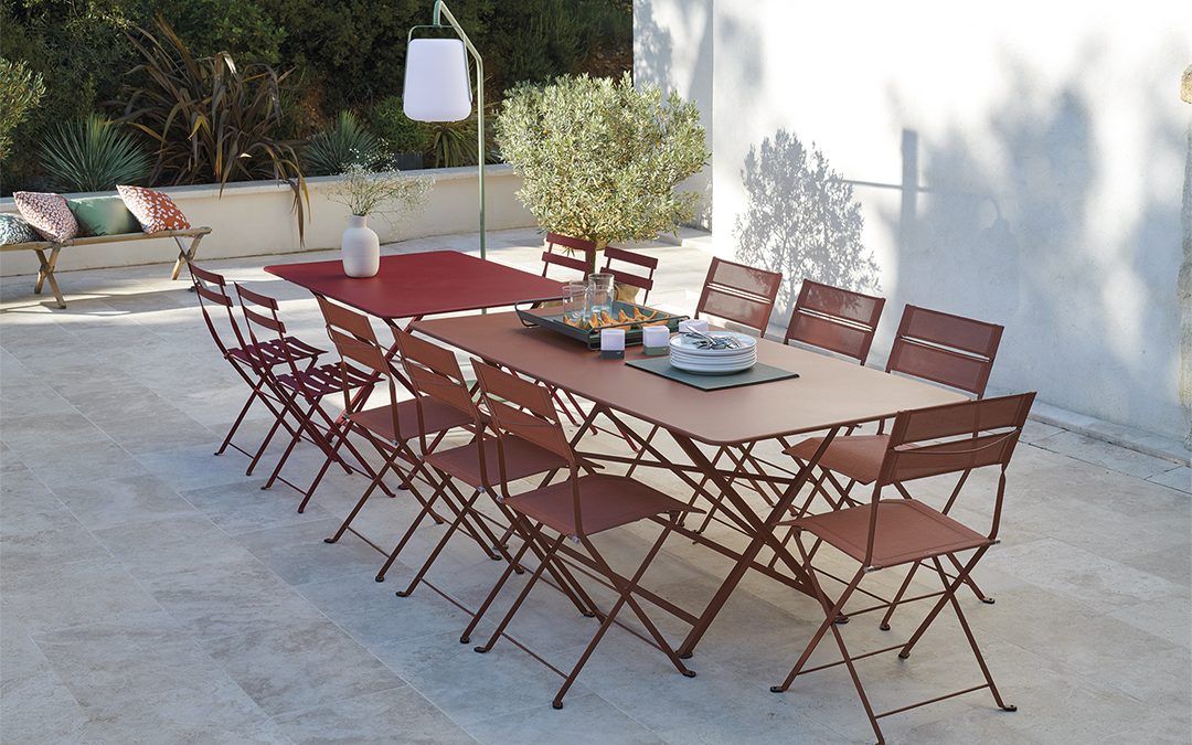 Outdoor red dining set