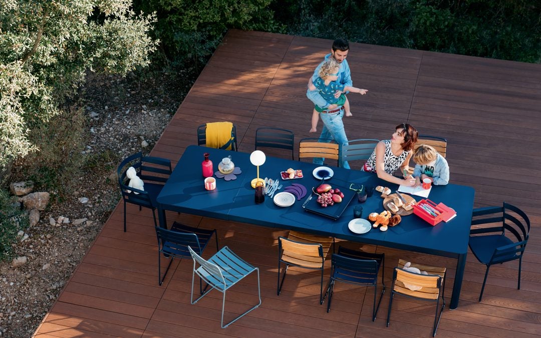 Blue extension table