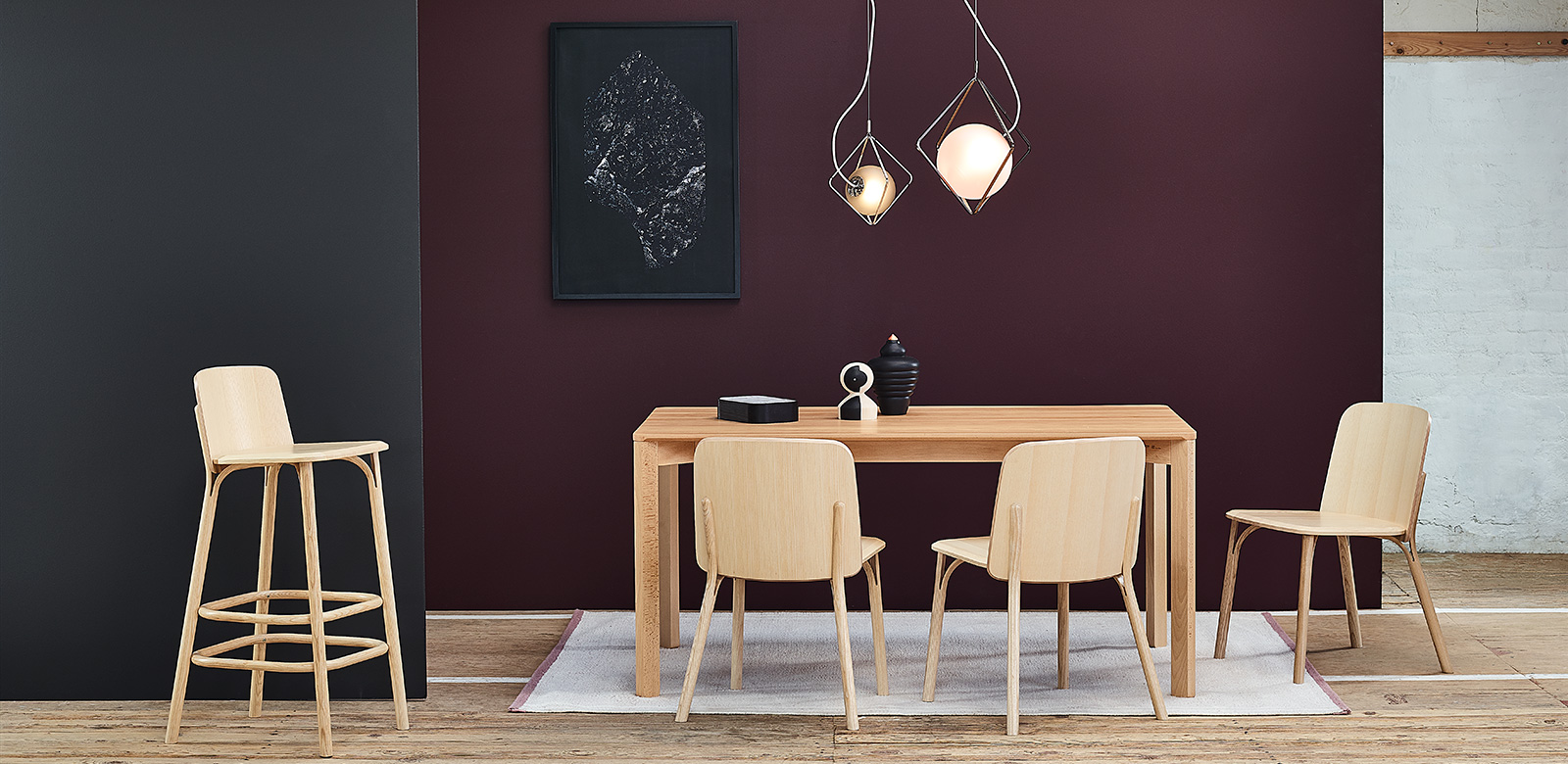 TON Split chairs and Split stools in natural