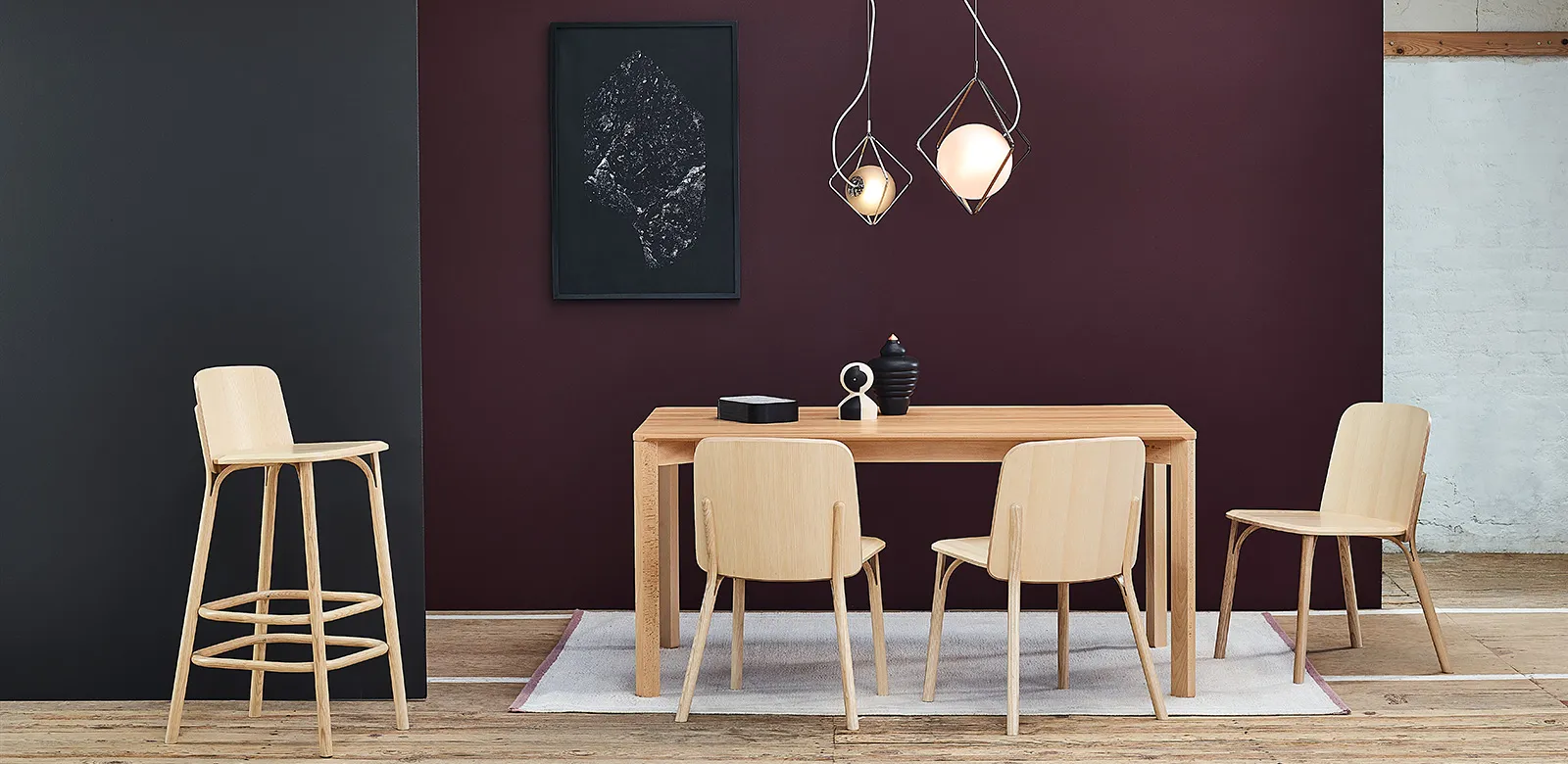 TON Split chairs and Split stools in natural