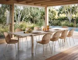 Sombre Chair Reflect Table