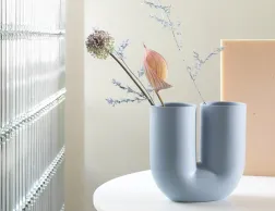Kink Vase Blue In Situ