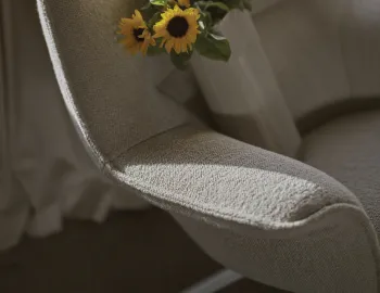 Doze Lounge Chair Swivel Insitu
