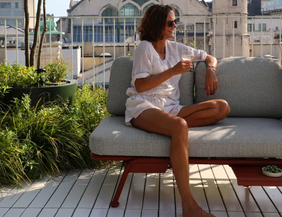 Arla Outdoor Sofa 0018 Sunset Amb