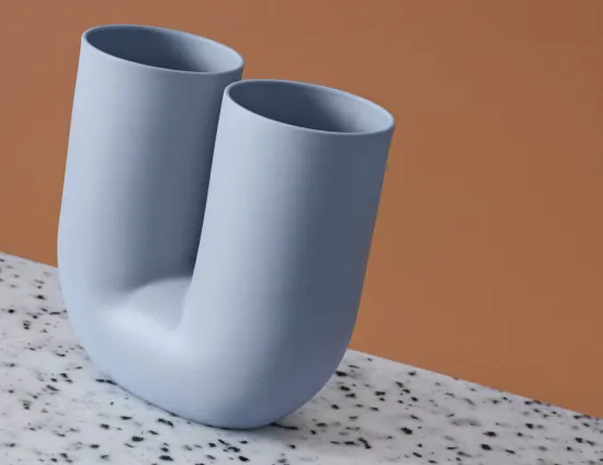 Kink Vase Blue In Situ