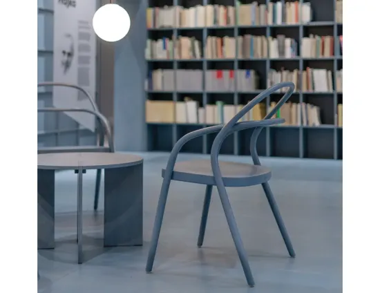 002 Bentwood Chair Pigment Finish Insitu