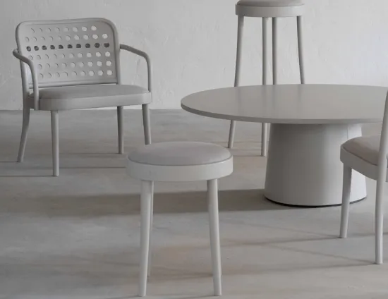 822 Low Stool Pigment Padded Insitu