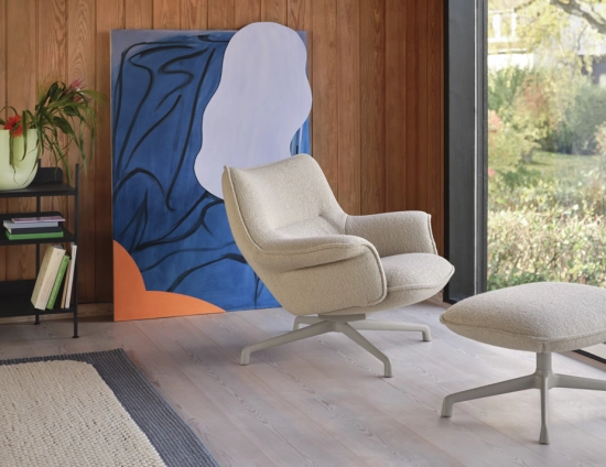 Doze Lounge Chair Swivel Insitu