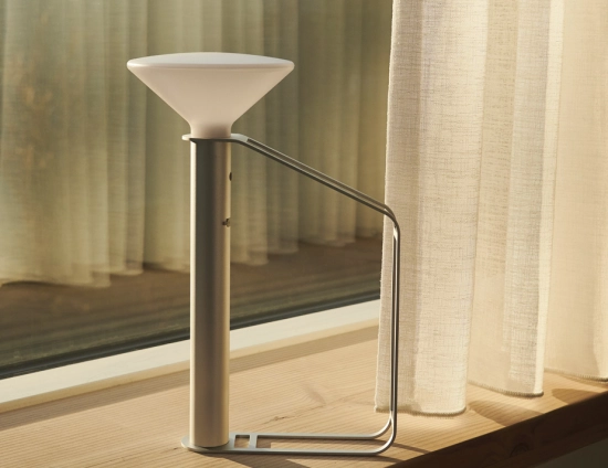 Piton Portable Lamp
