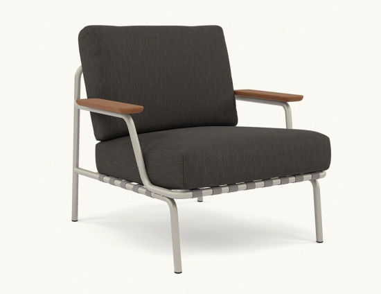 Settle Lounge Chair