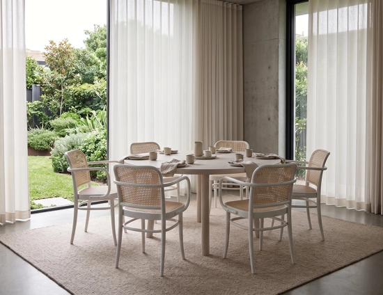 811 Lifestyle Arm Chair
