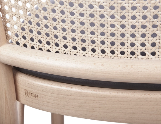 811 Range Chair Cane