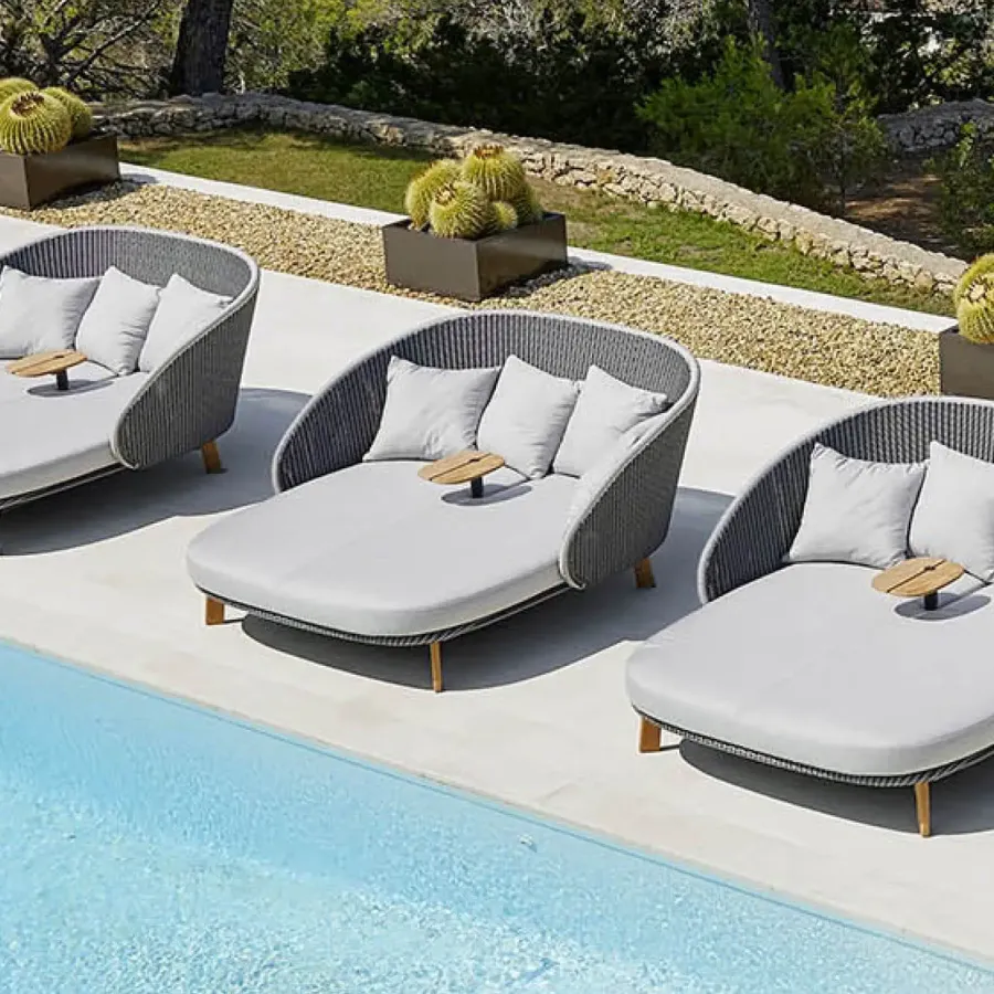 Outdoor Day Beds