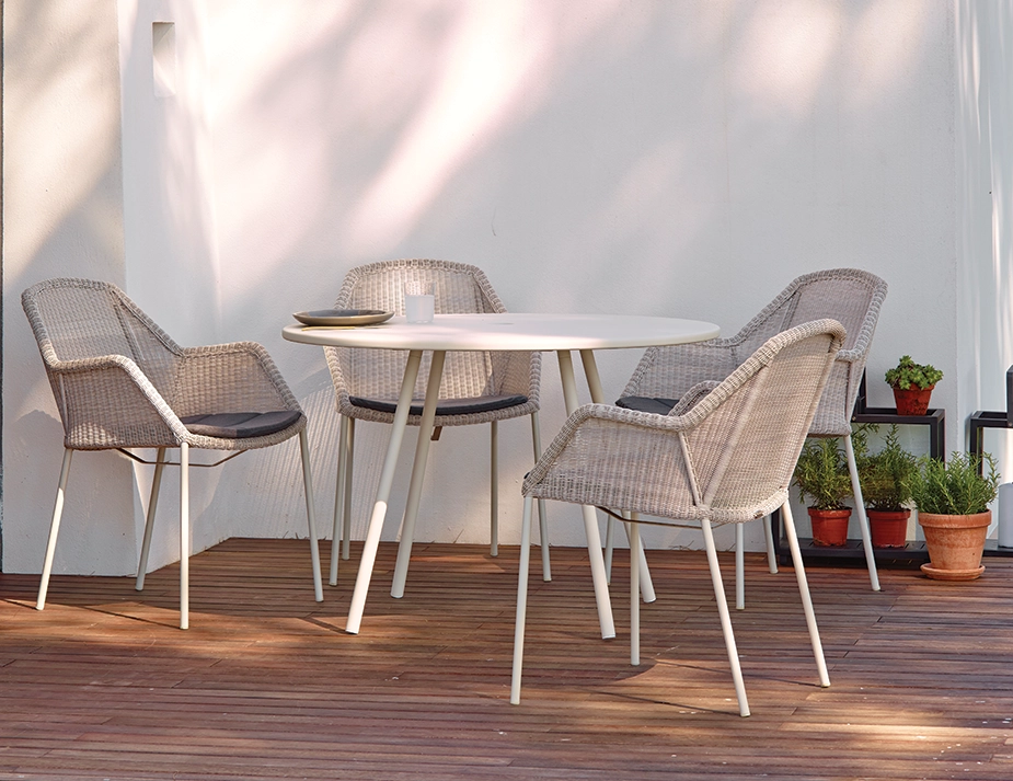 Breeze Outdoor Caneline 0001 Breeze 78 F