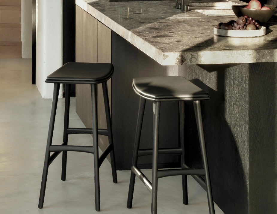Ethnicraft Osso Counter Stool Oak Black Black Leather