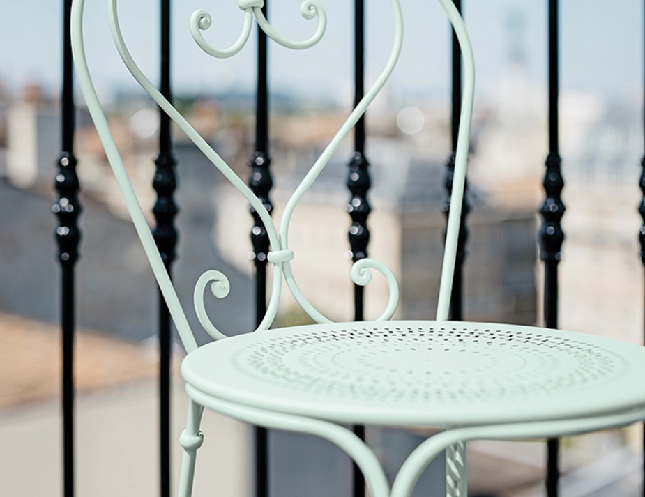 1900 Range Chair