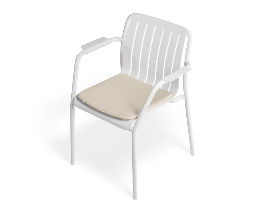 Roku Armchair White Huskpad
