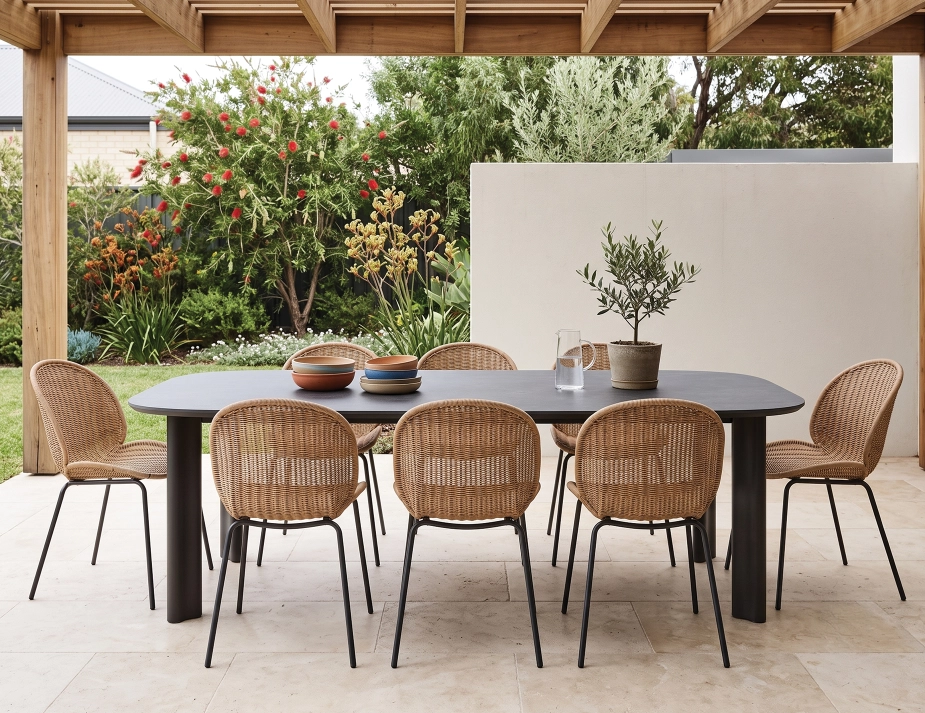 Vela Ceramic Table With Rattan Chairs