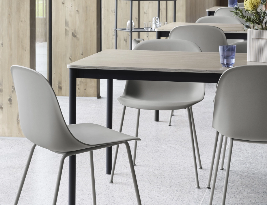 Black Table Muuto