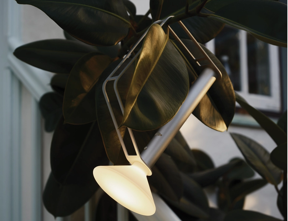 Piton Portable Lamp