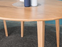 Oak_Small_Round_Table