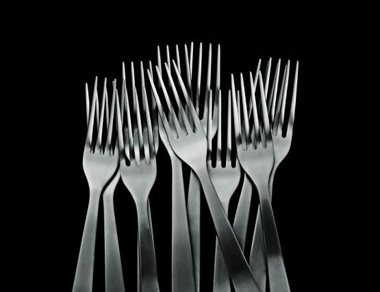 Forks_on_black