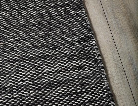 C145102244 Rug Collection Subi Rug Blackgrey Detail 02