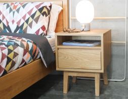Solid_Oak_Bedside_Table