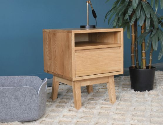 Solid_Oak_Bedside_Table_Draw