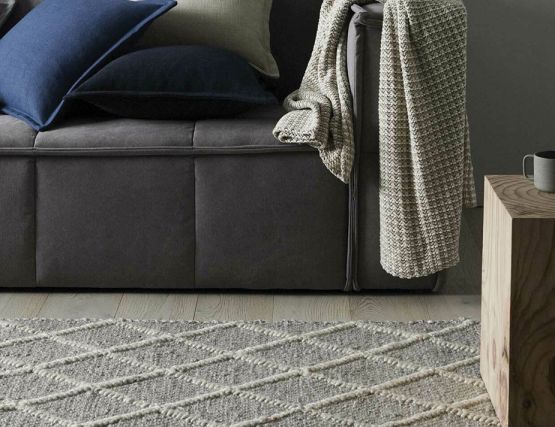 Luxurious Soft Wool Rug Mitre