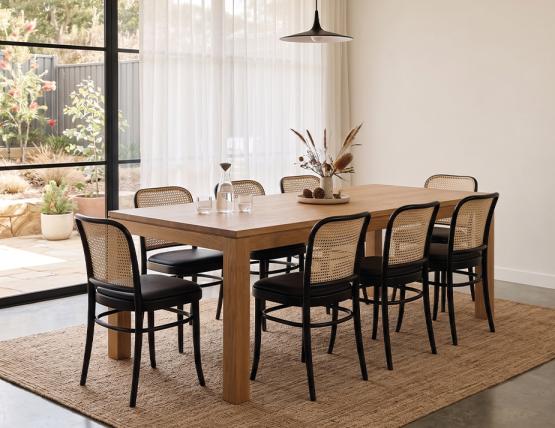 811 Thonet Black Padded Lifestyle Resi