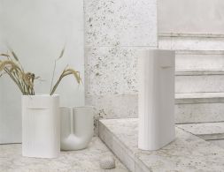 Off White Ridge Vase 4