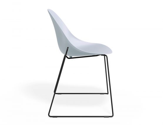 P 3 Pebble Chair Palebluev3seat Sledblack
