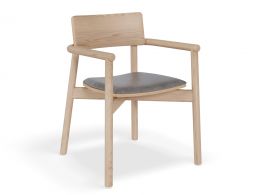 Andi_Armchair_Natural_GreyVinylPad_MAIN_V2