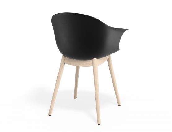 P 2 Pebble Armchair Blackseat Beechbase