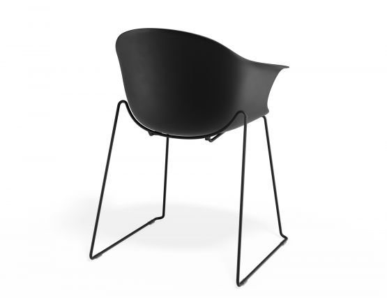 P 2 Pebble Armchair Blackseat Sledblack