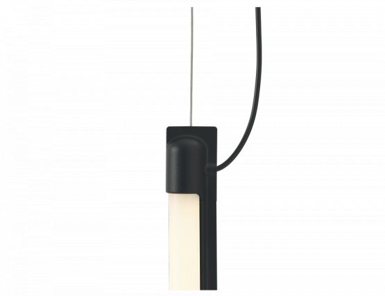 60cm_0001_Fine Suspension Lamp 60 Black Vertical Detail Muuto Hi Res