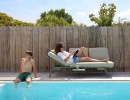 Arla Outdoor Sofa_0013_sunset_am_4