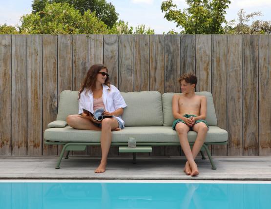 Arla Outdoor Sofa_0009_sunset_amb_1