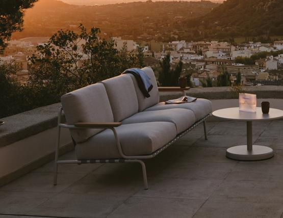 Settle Three Seat 4