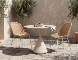 Round Courtyard Dining Table