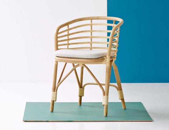 C100242110 Caneline Blend Armchair With Cushion White Scent Lifestyle 01