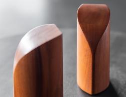 C139002631 Ethnicraft Pi Bookends Mahogany Natural 03
