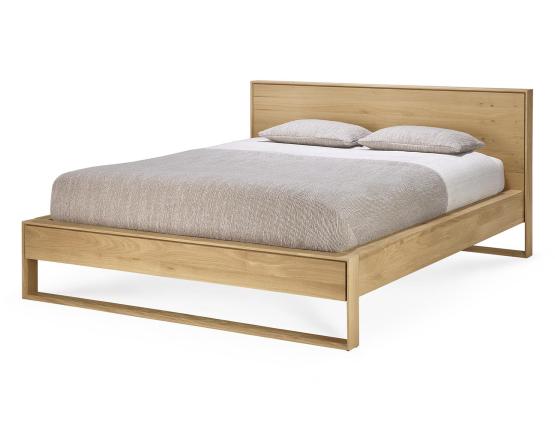C139002500 Ethnicraft Nordic Bed Oak Natural Queen 01