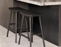 C139002542 Ethnicraft Osso Counter Stool Oak Black Black Leather 04