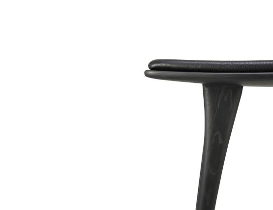 C139002542 Ethnicraft Osso Counter Stool Oak Black Black Leather 07