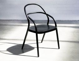 002_Chair